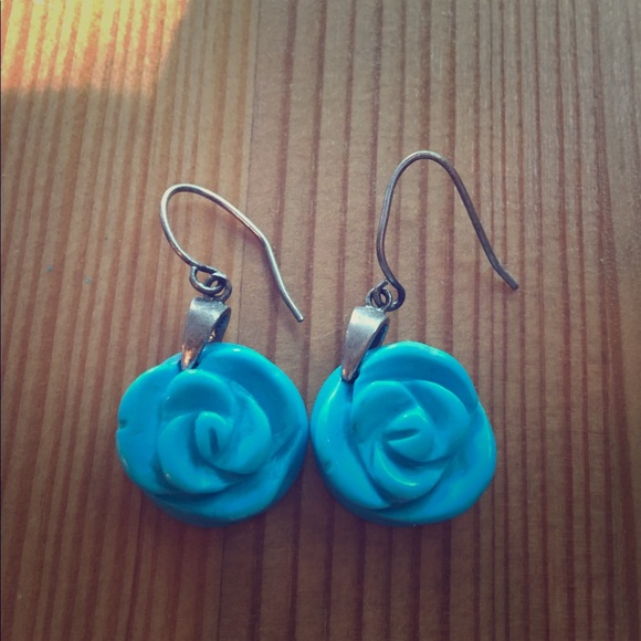 Cute flower turquoise earrings! - Picture 1 of 2